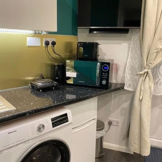 Vika Residence Deluxe Apartments Wednesbury Holiday Resort エクステリア 写真